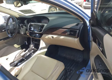 2017 Honda Accord Hybrid Touring z USA, uszkodzony, nr VIN JHMCR6F70HC008134